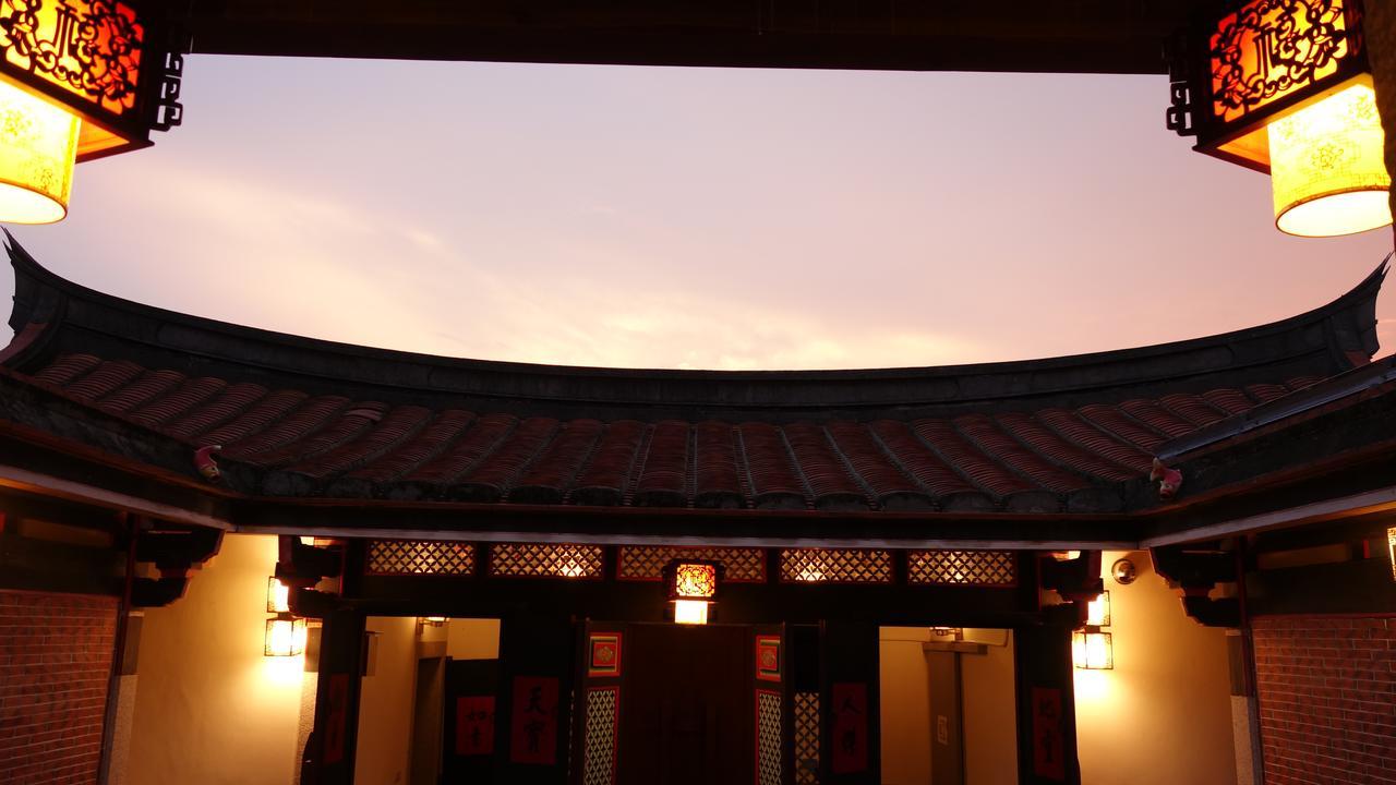Beishan Old Western Style Hostel Jinning Esterno foto